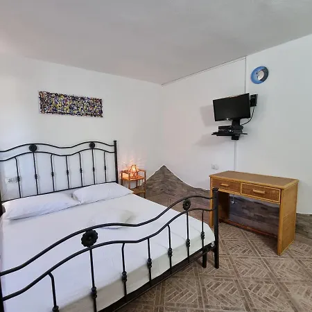 *appartamento Con Ampia Veranda Vicino Al Mare * Apartment *