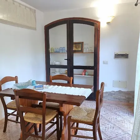 *appartamento Con Ampia Veranda Vicino Al Mare *