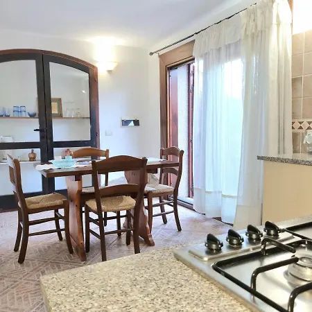 *appartamento Con Ampia Veranda Vicino Al Mare * *