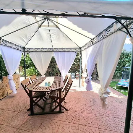 *appartamento Con Ampia Veranda Vicino Al Mare * Apartment *
