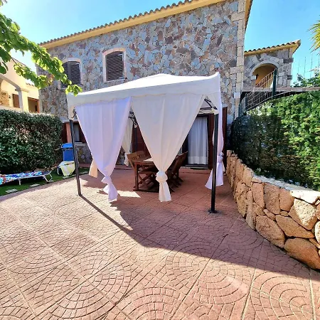 *appartamento Con Ampia Veranda Vicino Al Mare * דירה