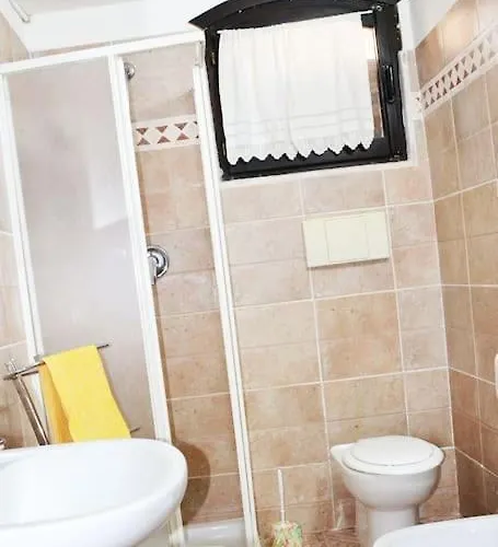*appartamento Con Ampia Veranda Vicino Al Mare * * Porto San Paolo (Sardinia)