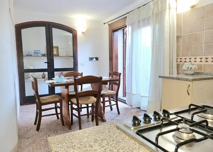 *appartamento Con Ampia Veranda Vicino Al Mare * *